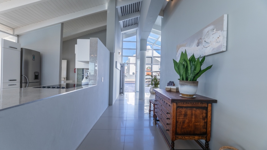 5 Bedroom Property for Sale in Bloubergstrand Western Cape